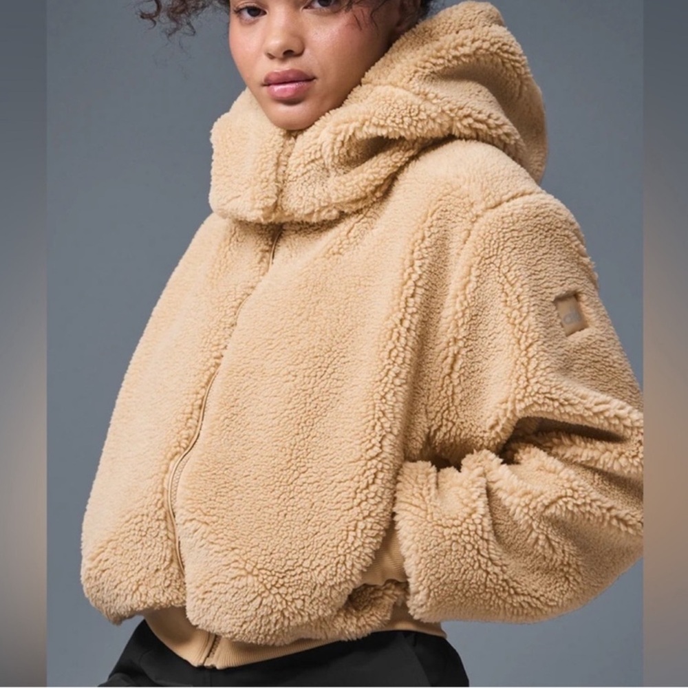 ALO Yoga Tan Teddy Jacket - Picture 3 of 6